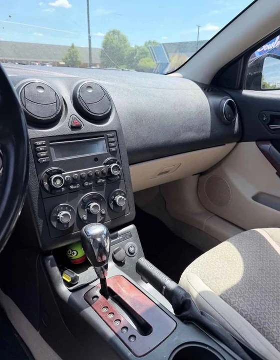 2009 Pontiac G6 - Image 8 of 10