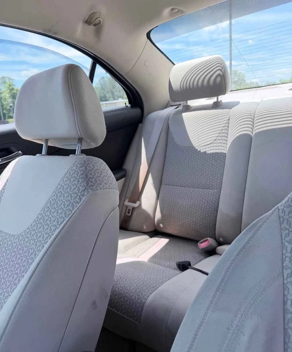 2009 Pontiac G6 - Image 10 of 10
