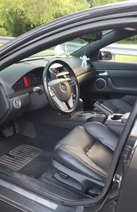 2009 Pontiac G8 - Image 13 of 14