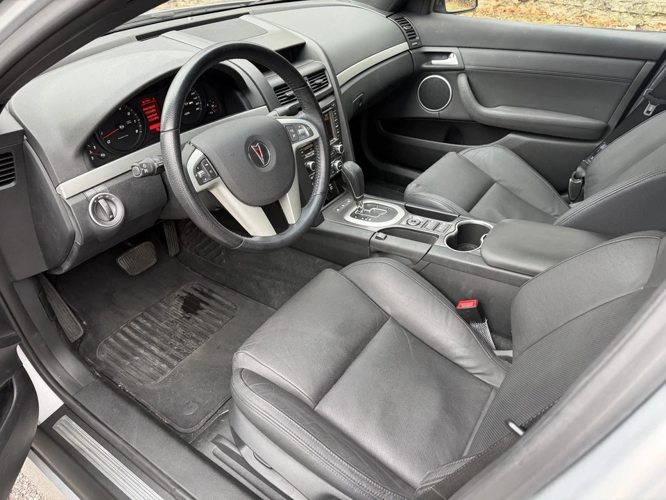 2009 Pontiac G8 - Image 10 of 21