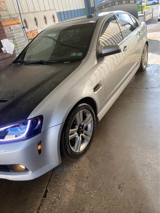 2009 Pontiac G8 - Image 2 of 3