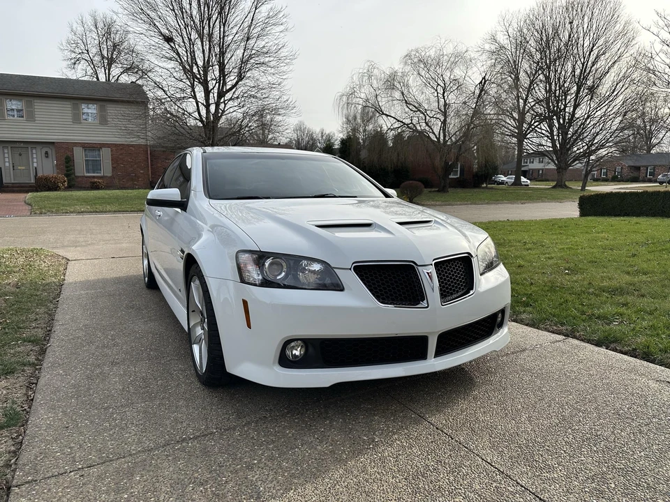 2009 Pontiac G8 - Image 2 of 31
