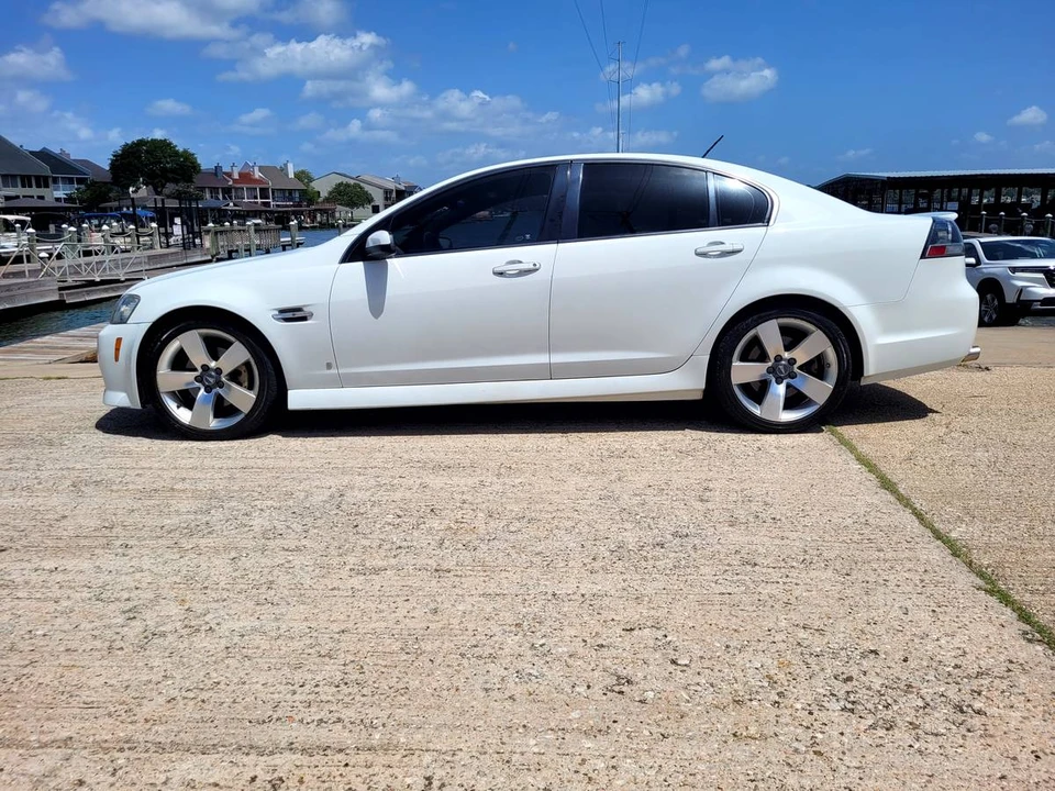 2009 Pontiac G8 - Image 2 of 21