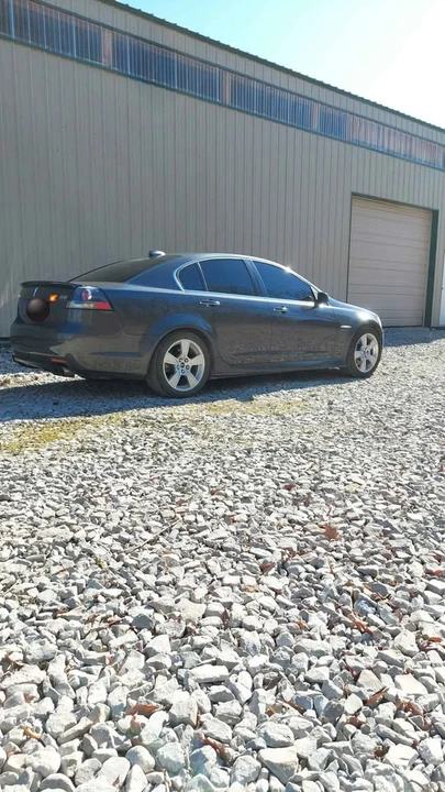 2009 Pontiac G8 - Image 2 of 9