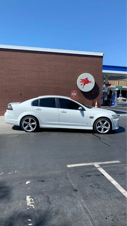 2009 Pontiac G8 - Image 2 of 5