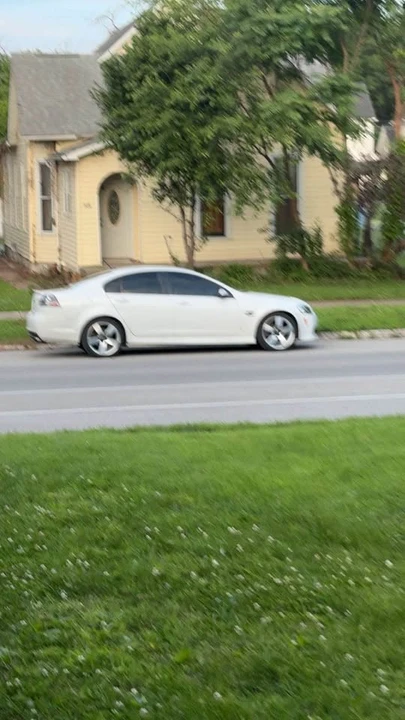 2009 Pontiac G8 - Image 2 of 7