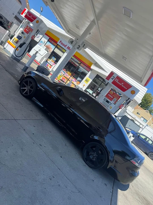 2009 Pontiac G8 - Image 2 of 5
