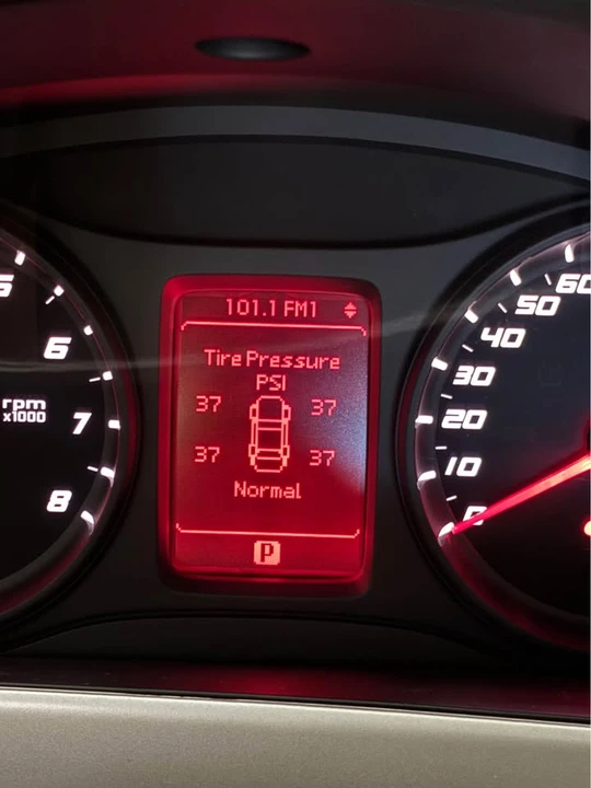 2009 Pontiac G8 - Image 2 of 15