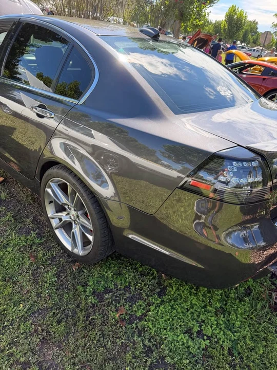 2009 Pontiac G8 - Image 2 of 9