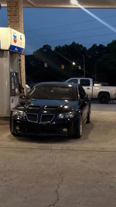 2009 Pontiac G8 - Image 2 of 2