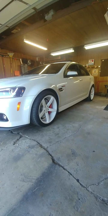 2009 Pontiac G8 - Image 2 of 10