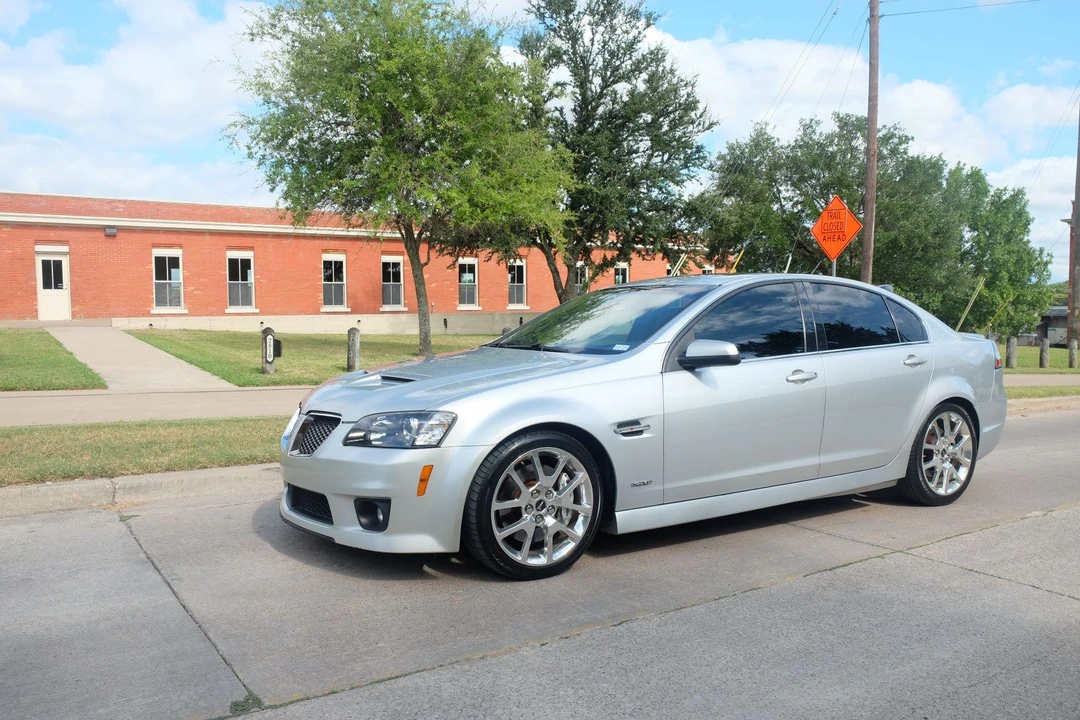 2009 Pontiac G8 - Image 2 of 31