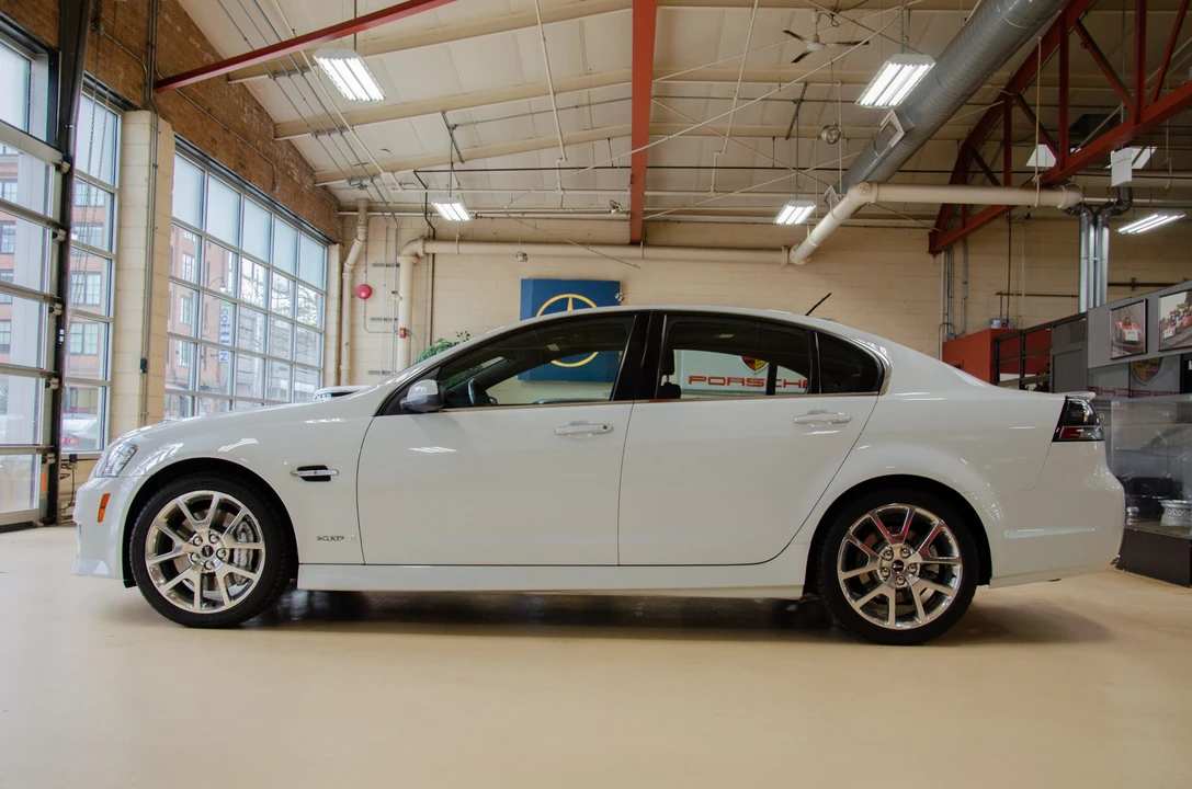 2009 Pontiac G8 - Image 2 of 31