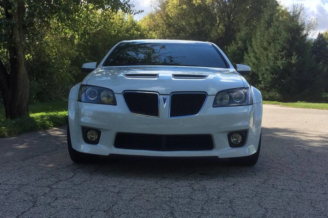 2009 Pontiac G8 - Image 2 of 31