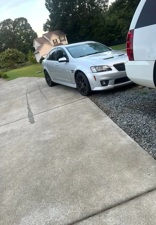 2009 Pontiac G8 - Image 2 of 9