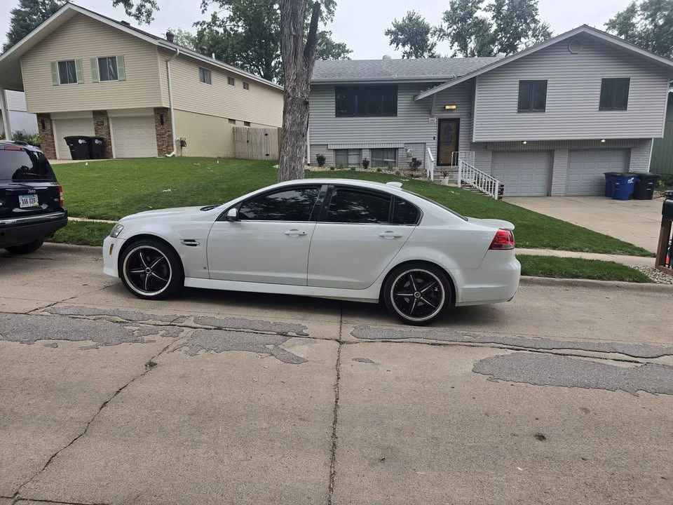2009 Pontiac G8 - Image 2 of 5