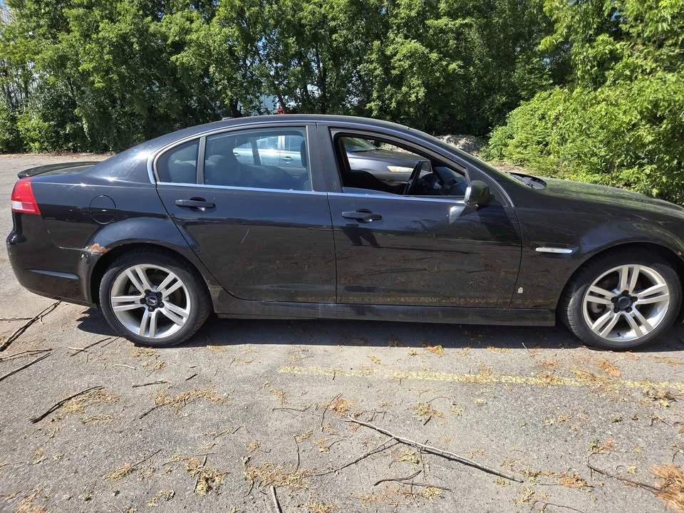 2009 Pontiac G8 - Image 2 of 9