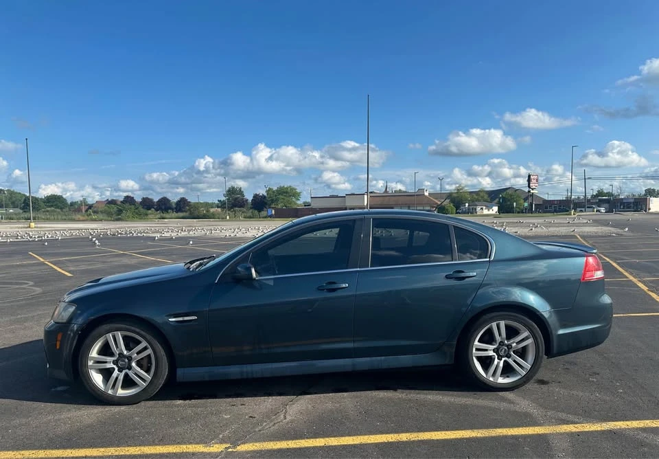 2009 Pontiac G8 - Image 2 of 10