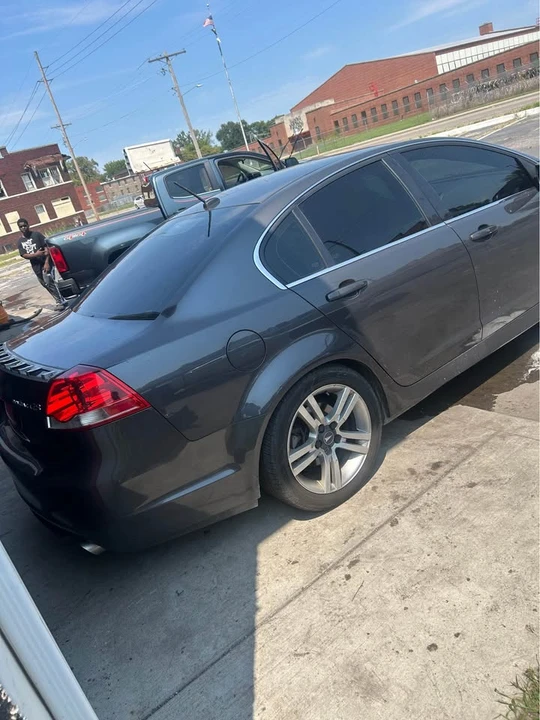 2009 Pontiac G8 - Image 2 of 3