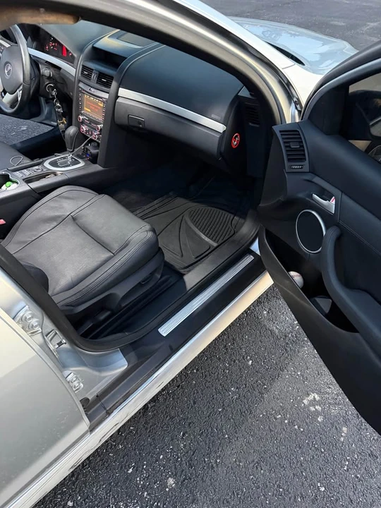 2009 Pontiac G8 - Image 7 of 10