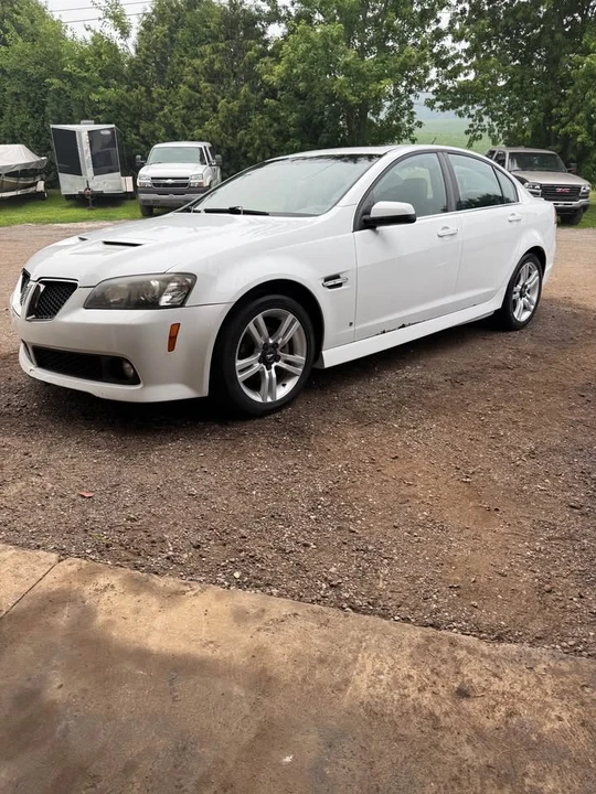 2009 Pontiac G8 - Image 2 of 9