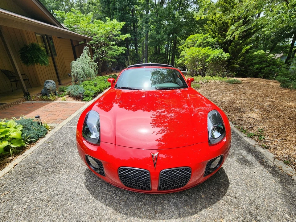 2009 Pontiac Solstice GXP - Image 2 of 20