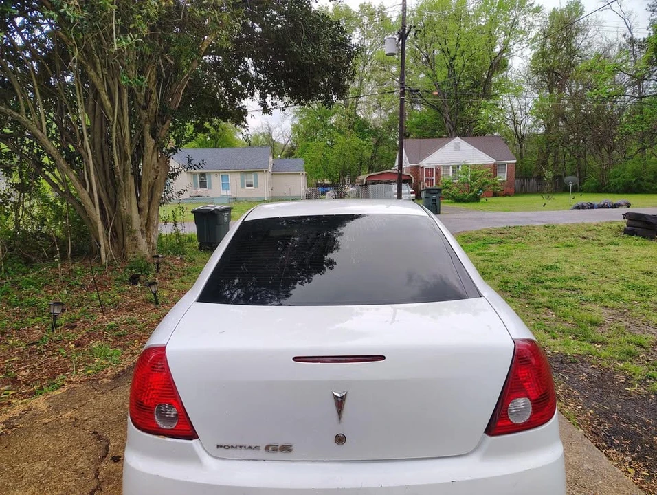 2009 Pontiac G6 - Image 2 of 6