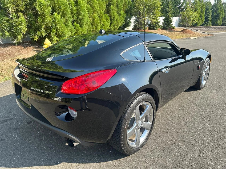 2009 Pontiac Solstice - Image 2 of 31