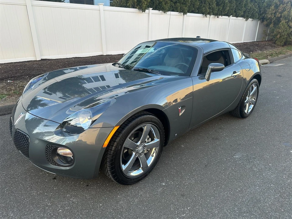 2009 Pontiac Solstice - Image 2 of 31