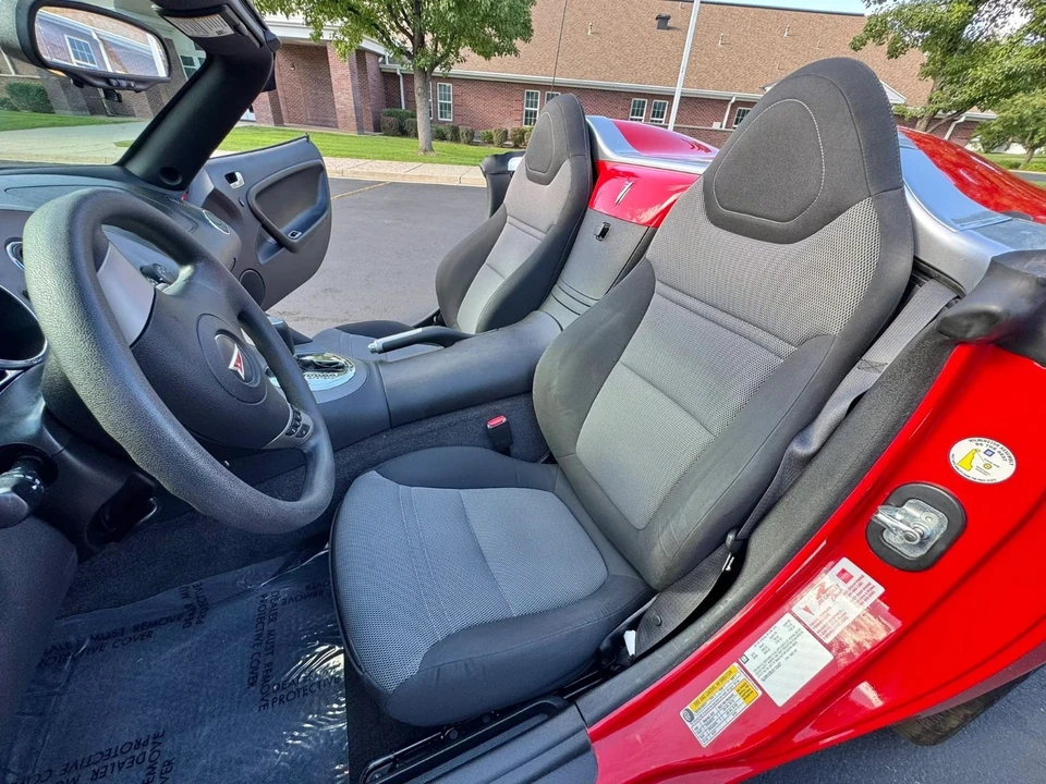 2009 Pontiac Solstice - Image 11 of 29