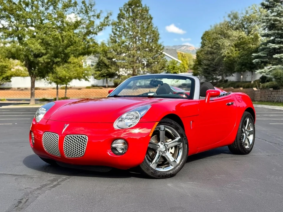 2009 Pontiac Solstice - Image 2 of 29