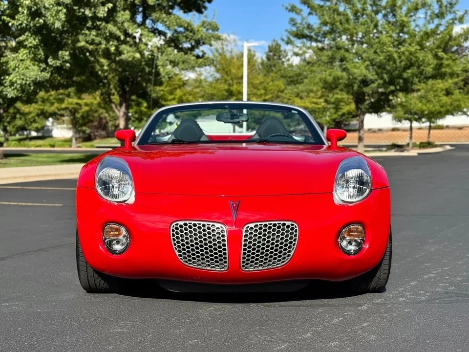 2009 Pontiac Solstice - Image 18 of 29