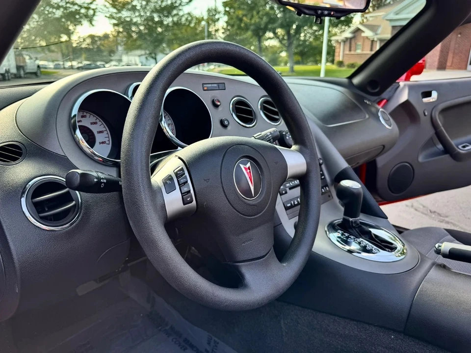 2009 Pontiac Solstice - Image 6 of 29