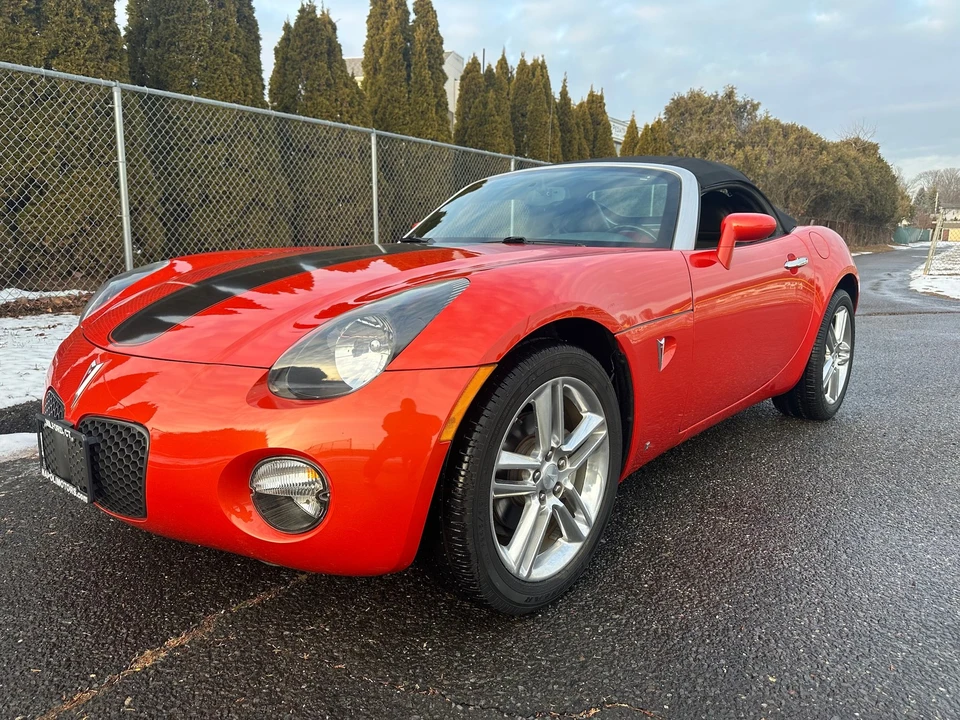 2009 Pontiac Solstice - Image 2 of 31