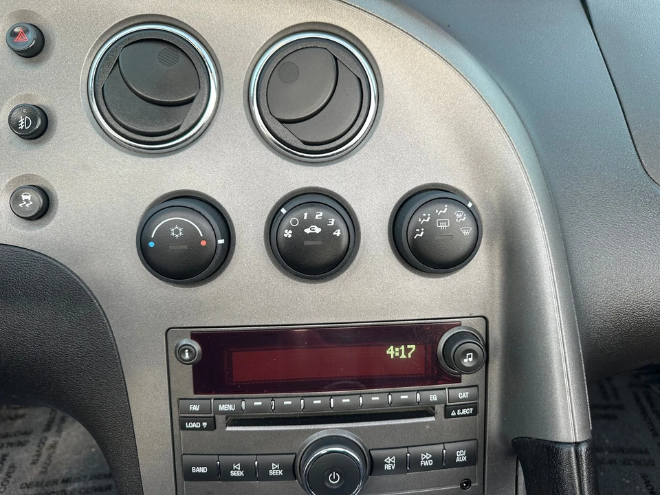 2009 Pontiac Solstice - Image 28 of 31