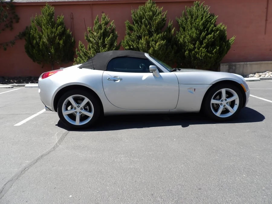 2009 Pontiac Solstice - Image 2 of 10