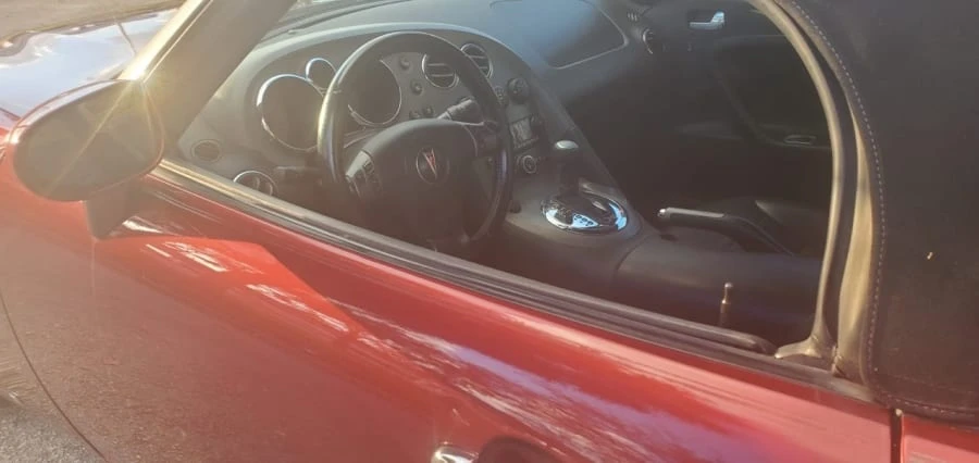2009 Pontiac Solstice - Image 5 of 15