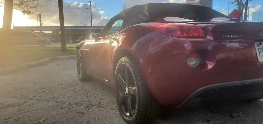 2009 Pontiac Solstice - Image 14 of 15
