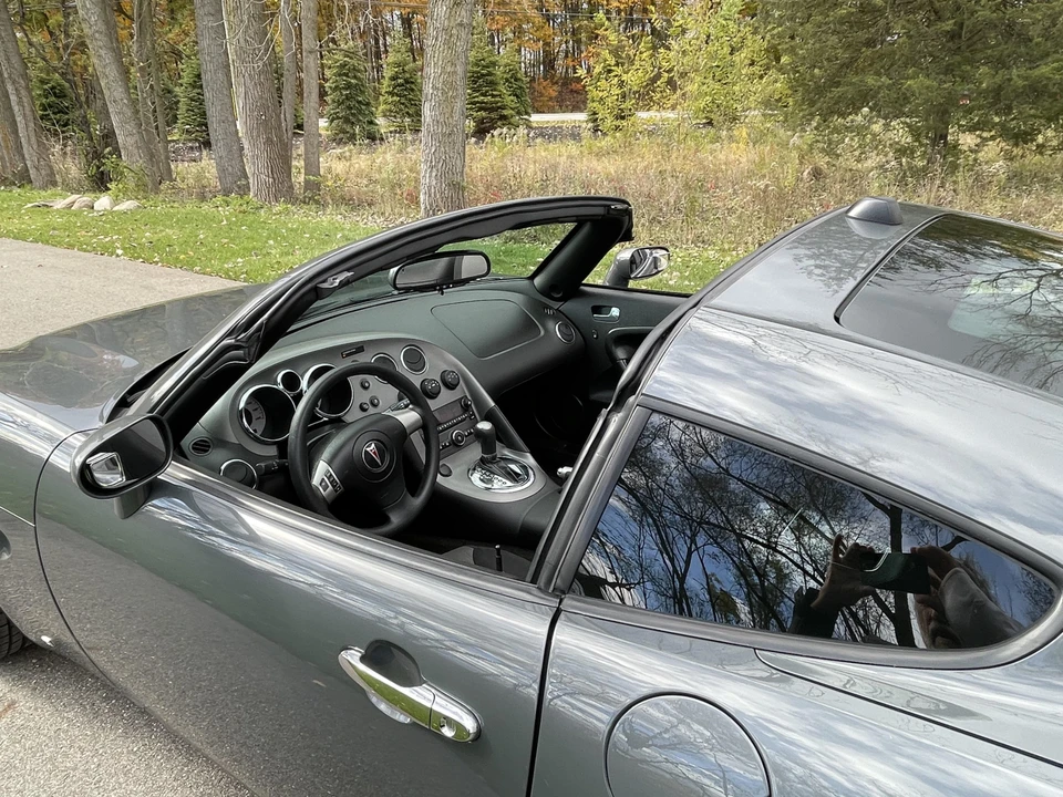 2009 Pontiac Solstice - Image 28 of 31