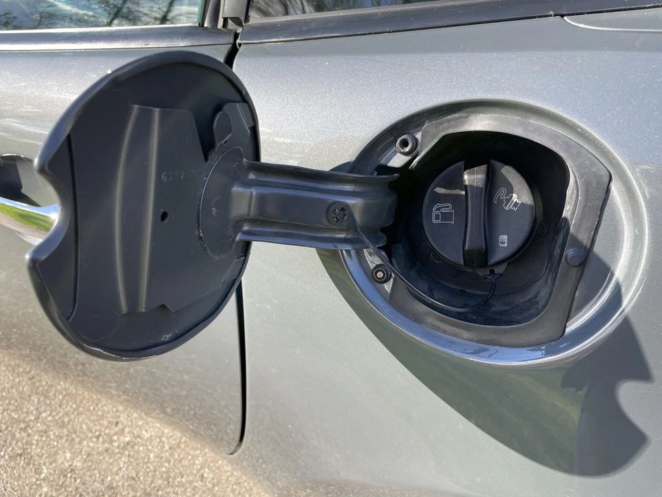 2009 Pontiac Solstice - Image 27 of 31
