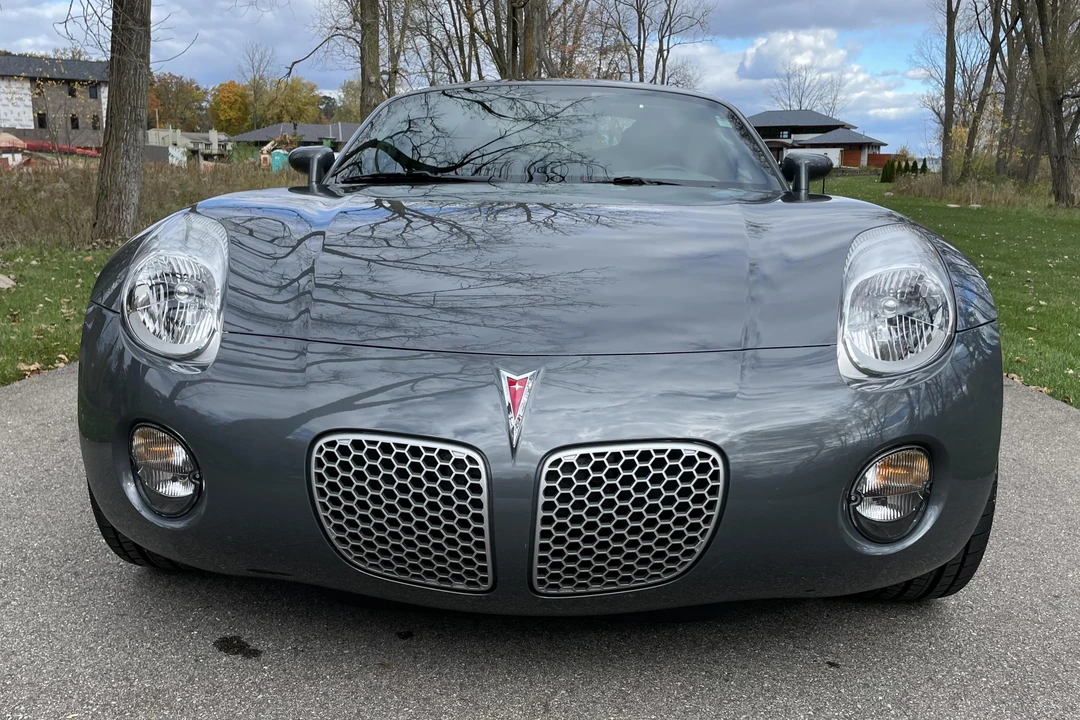 2009 Pontiac Solstice - Image 2 of 31