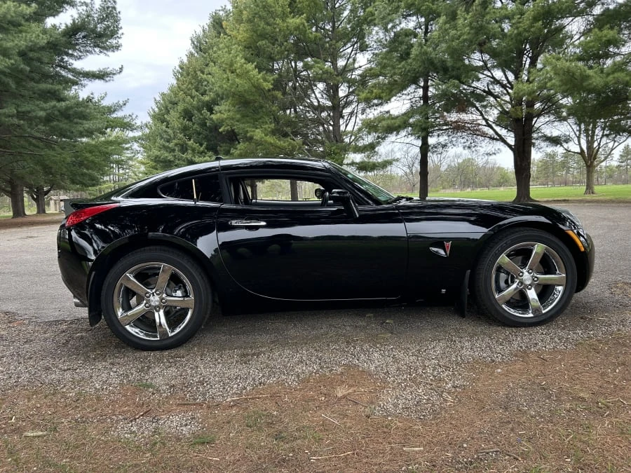 2009 Pontiac Solstice - Image 2 of 14