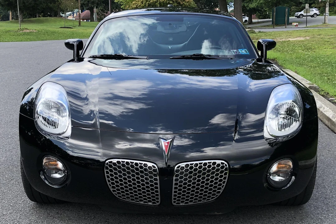 2009 Pontiac Solstice - Image 2 of 31