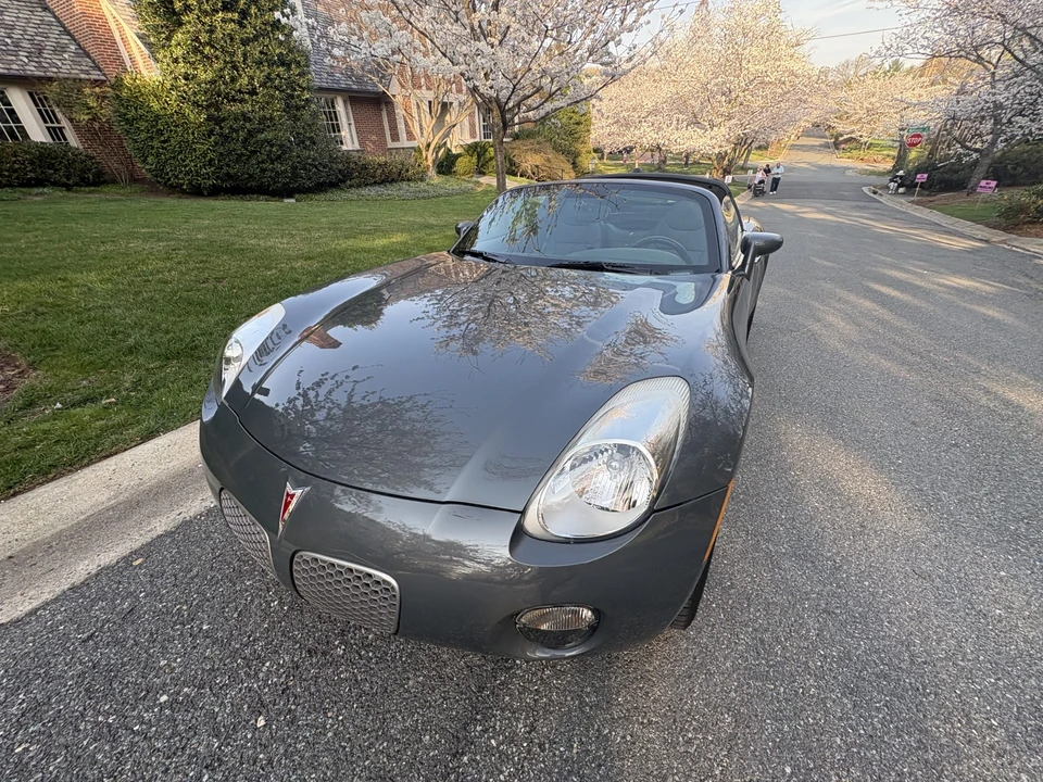 2009 Pontiac Solstice - Image 2 of 31