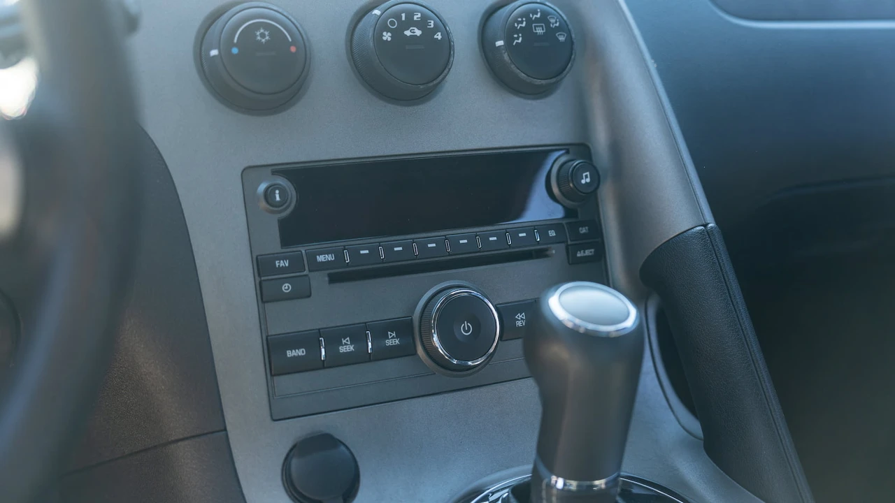 2009 Pontiac Solstice - Image 19 of 21