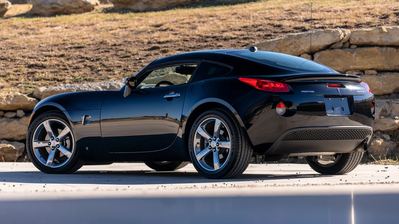 2009 Pontiac Solstice - Image 3 of 21