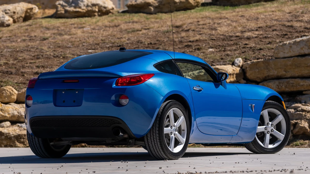 2009 Pontiac Solstice - Image 13 of 19