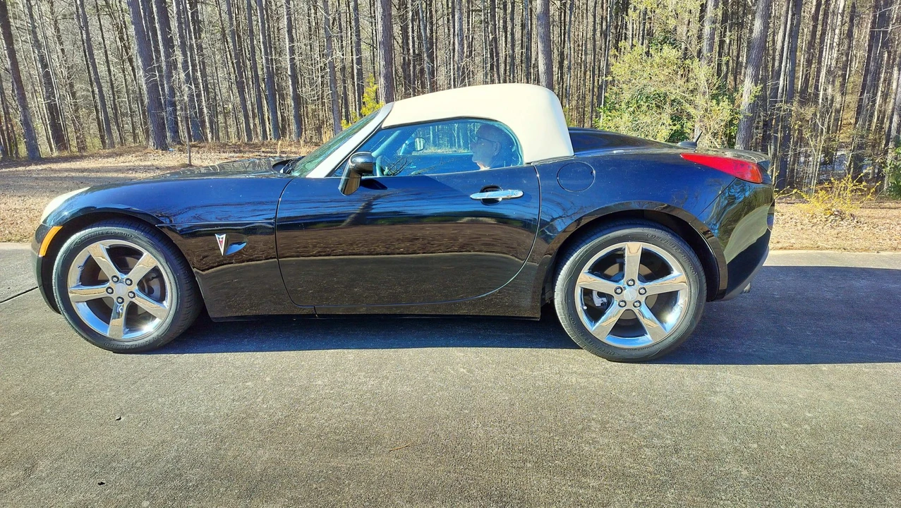 2009 Pontiac Solstice GXP - Image 4 of 31