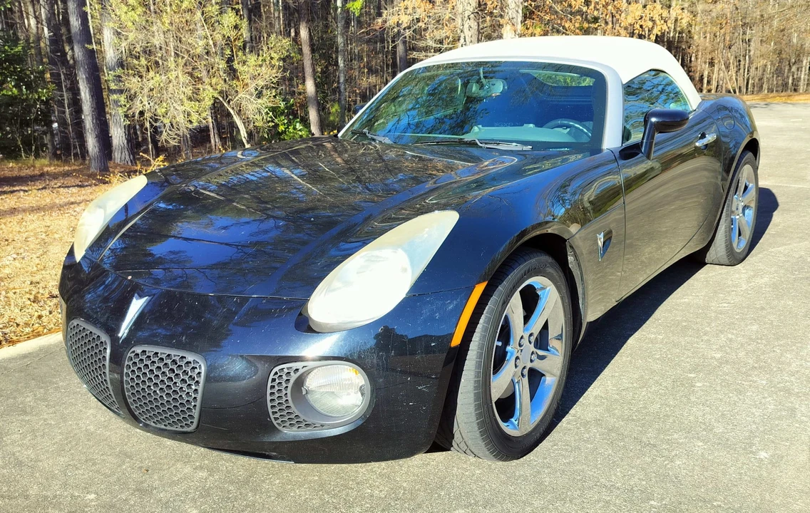 2009 Pontiac Solstice GXP - Image 2 of 31
