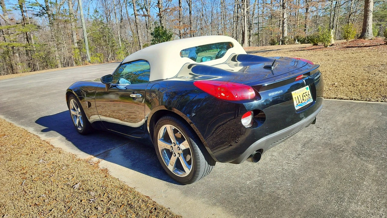 2009 Pontiac Solstice GXP - Image 5 of 31